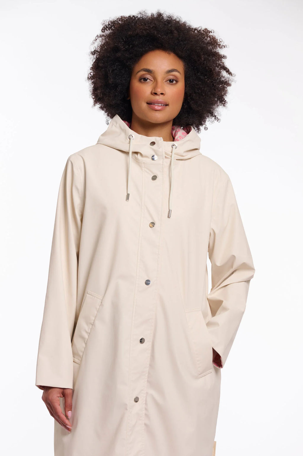 parka reversible beige y estampado de leopardo rosa Rino&pelle detalle corchetes delanteros