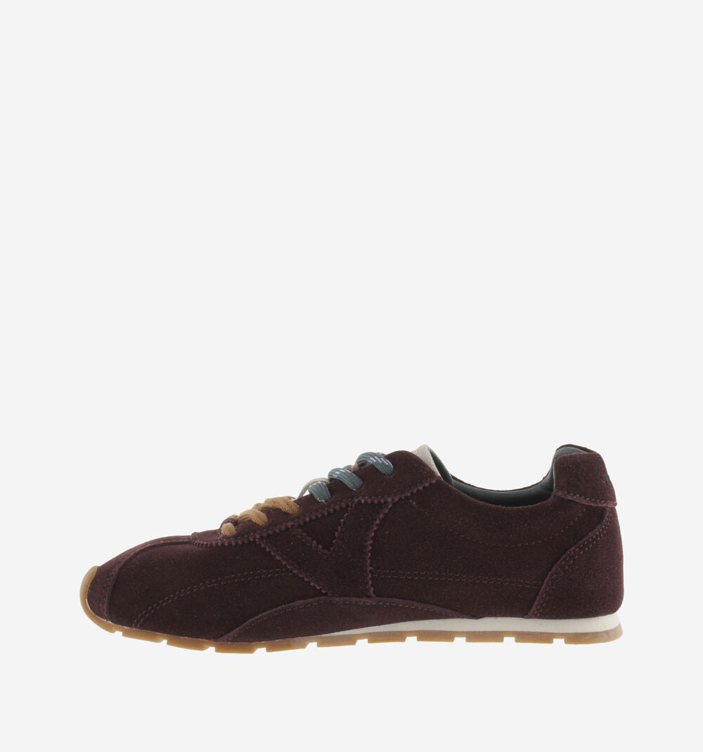 color bourdeox Sneakers Aster de Victoria vista lateral de perfil.