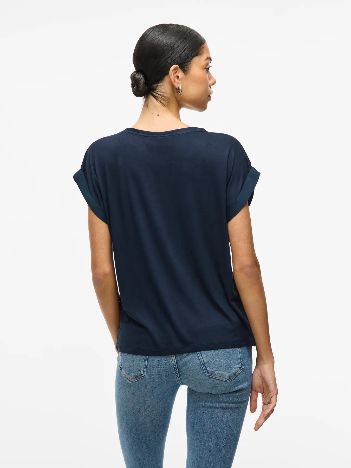 camiseta saten color azul marino  en cotton grey