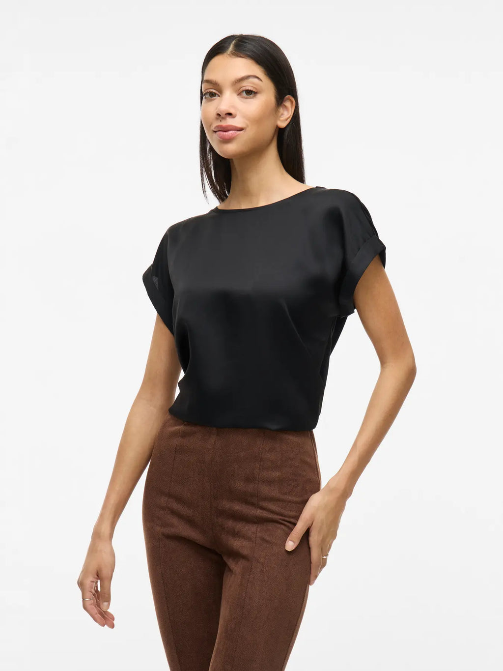 look camiseta saten negra en cotton grey nueva coleccion