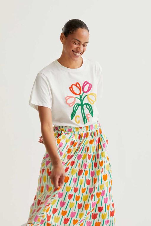 look  camiseta básica blanca cuello redondo y manga corta compañia fantastica