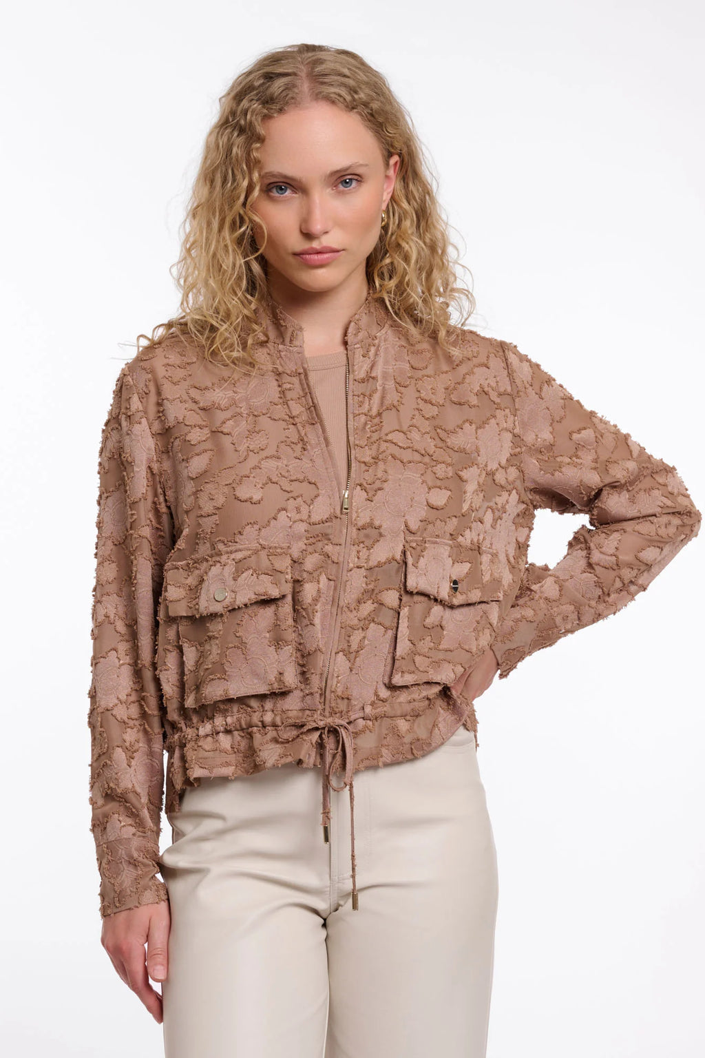 chaqueta Rino & Pelle beige camel mujer, chaqueta floral ligera, chaqueta semitransparente elegante, chaqueta premium femenina, moda contemporánea mujer