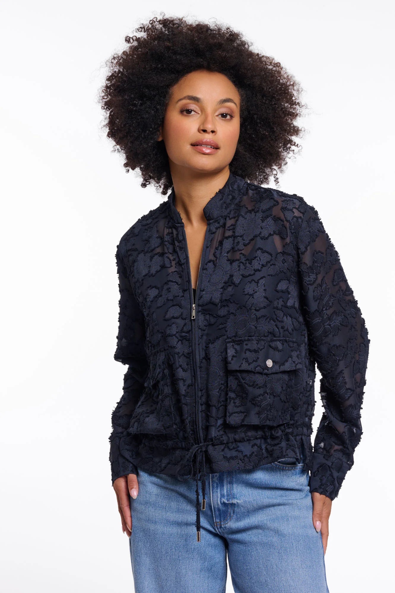 chaqueta Rino & Pelle mujer, chaqueta floral ligera, chaqueta semitransparente elegante, chaqueta premium femenina, moda contemporánea mujer azul marino
