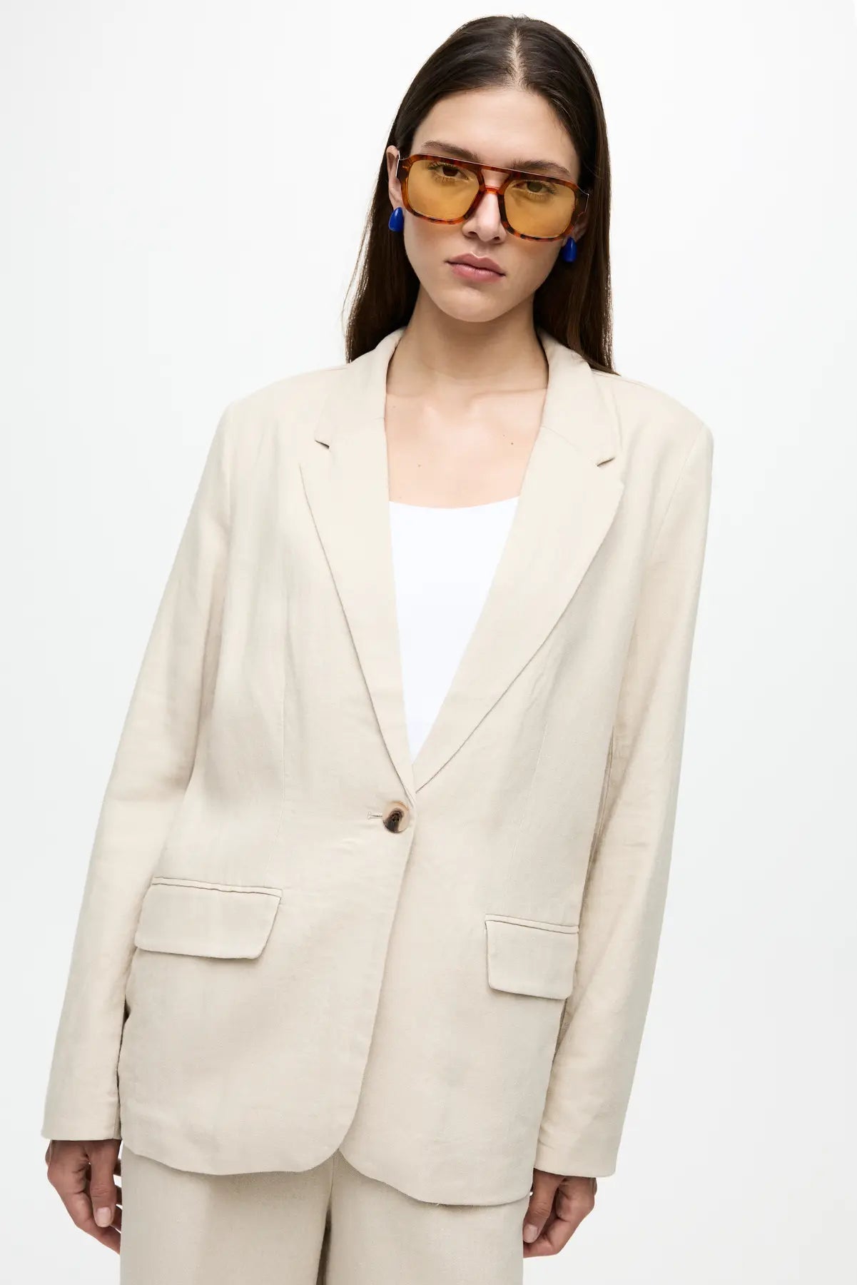 look blazer lino beige color natural Corte recto fluido Solapa clásica Marca vila