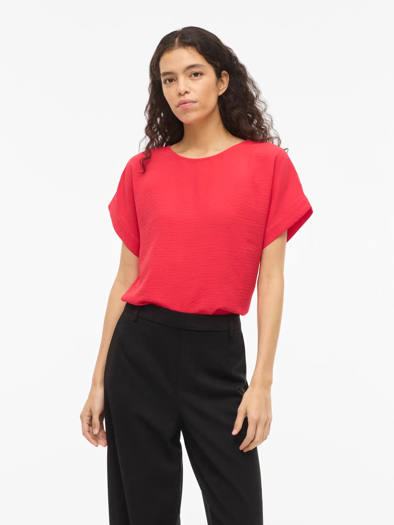 Camiseta básica roja cuello barco y manga corta fluida VILA · Cotton Grey · Piedras Blancas · Castrillón · Asturias