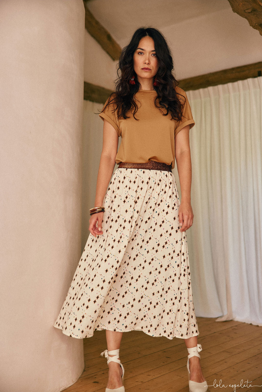 Falda midi estampada estrellas Lola Espeleta mujer Cotton Grey Piedras Blancas Asturias