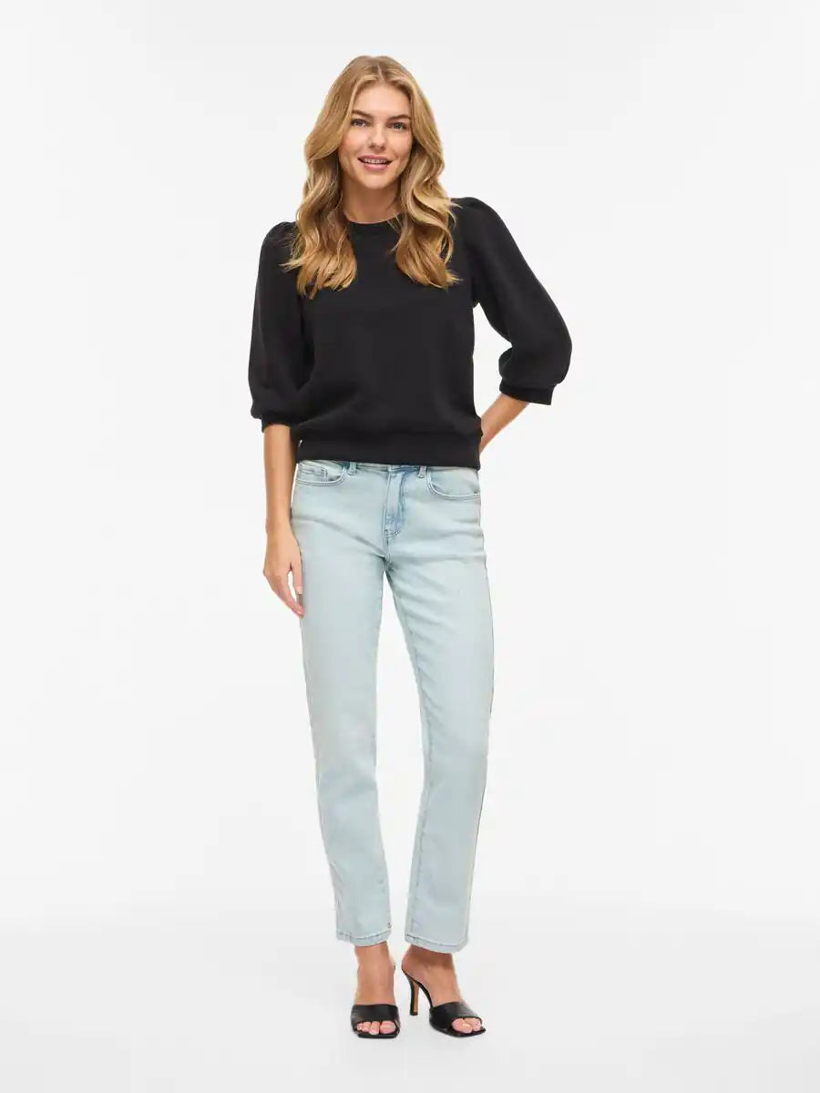 Pantalon_modelo_parte_de_delante_vaquero_recto_azul_claro_Vila_en_Cottongrey