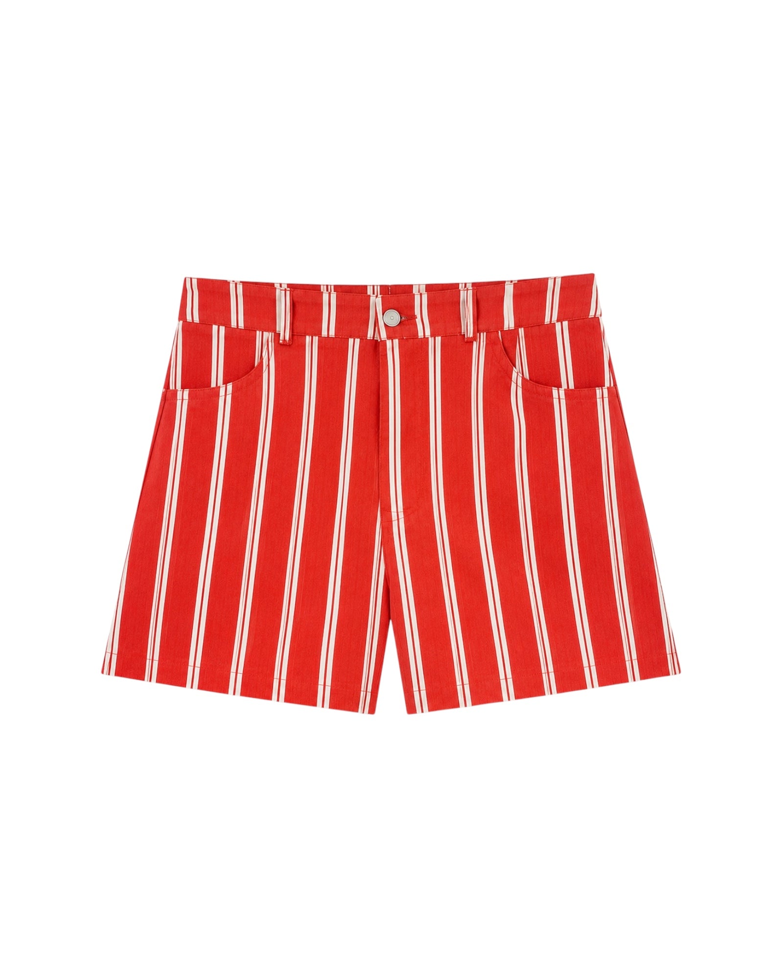 Short Niza rojo con rayas blancas y bolsillos delanteros.