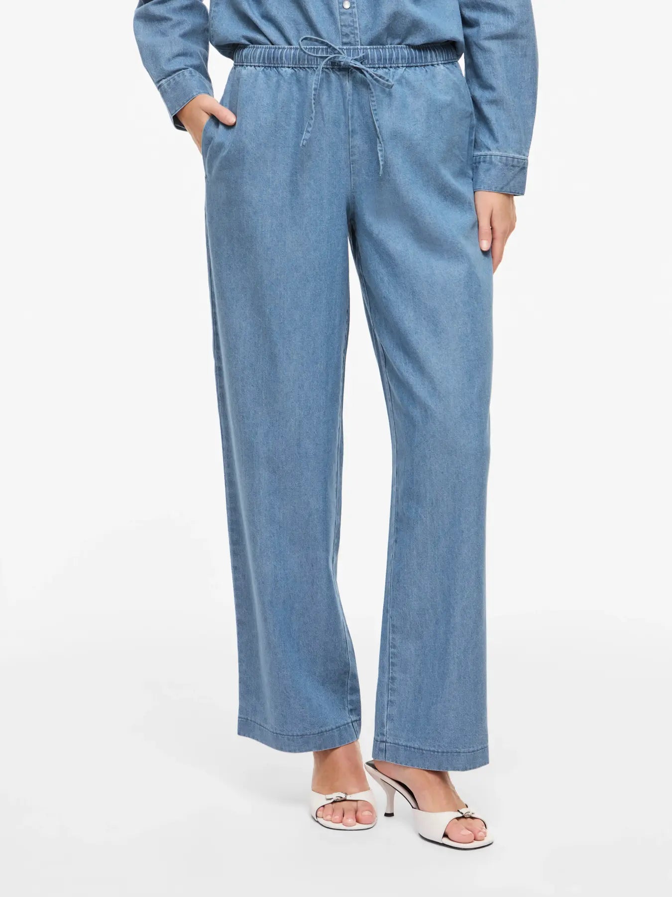 Pantalón recto Vila total look denim en cotton grey piedras blancas