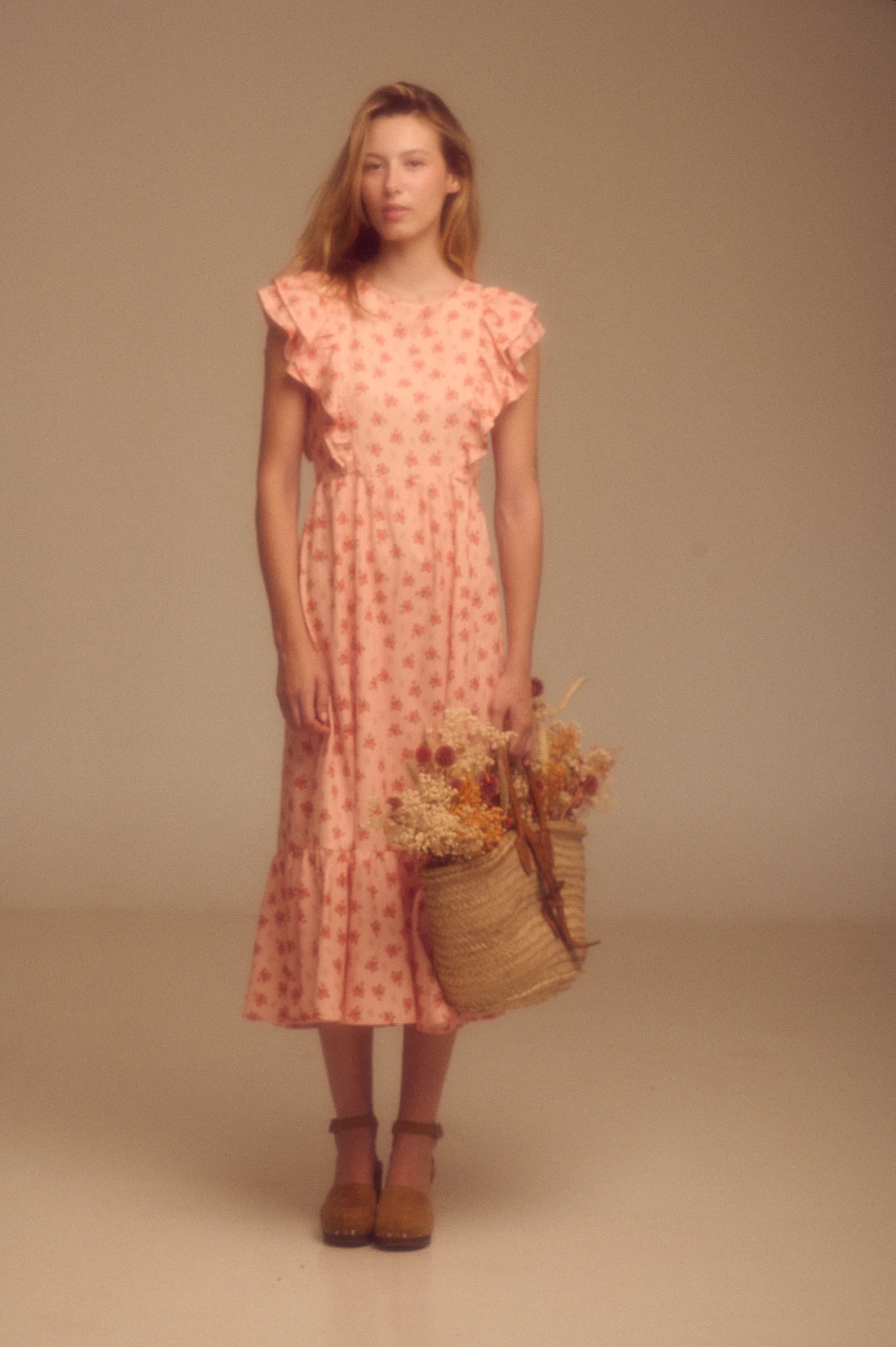 vestido Maggie Sweet floral pequeño con falda con volante nueva coleccion cotton grey