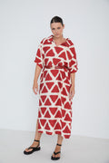 vestido midi estampado geométrico teja Skatie con cinturón de piel
