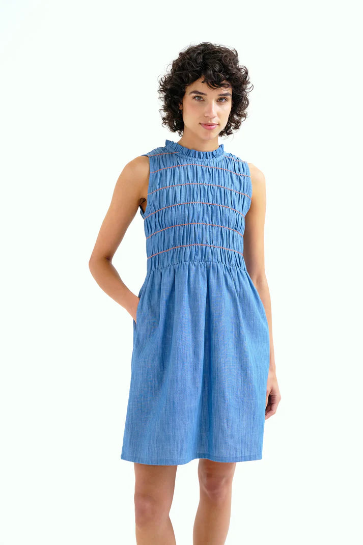 Vestido corto chambray nido de abeja azul | Compañía Fantástica