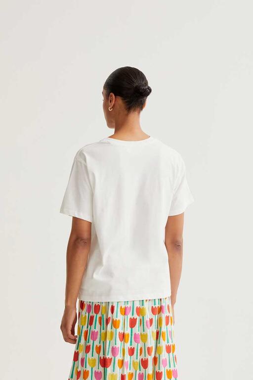 Vista trasera camiseta tulipanes cuello redondo manga corta amplia compañia fantastica