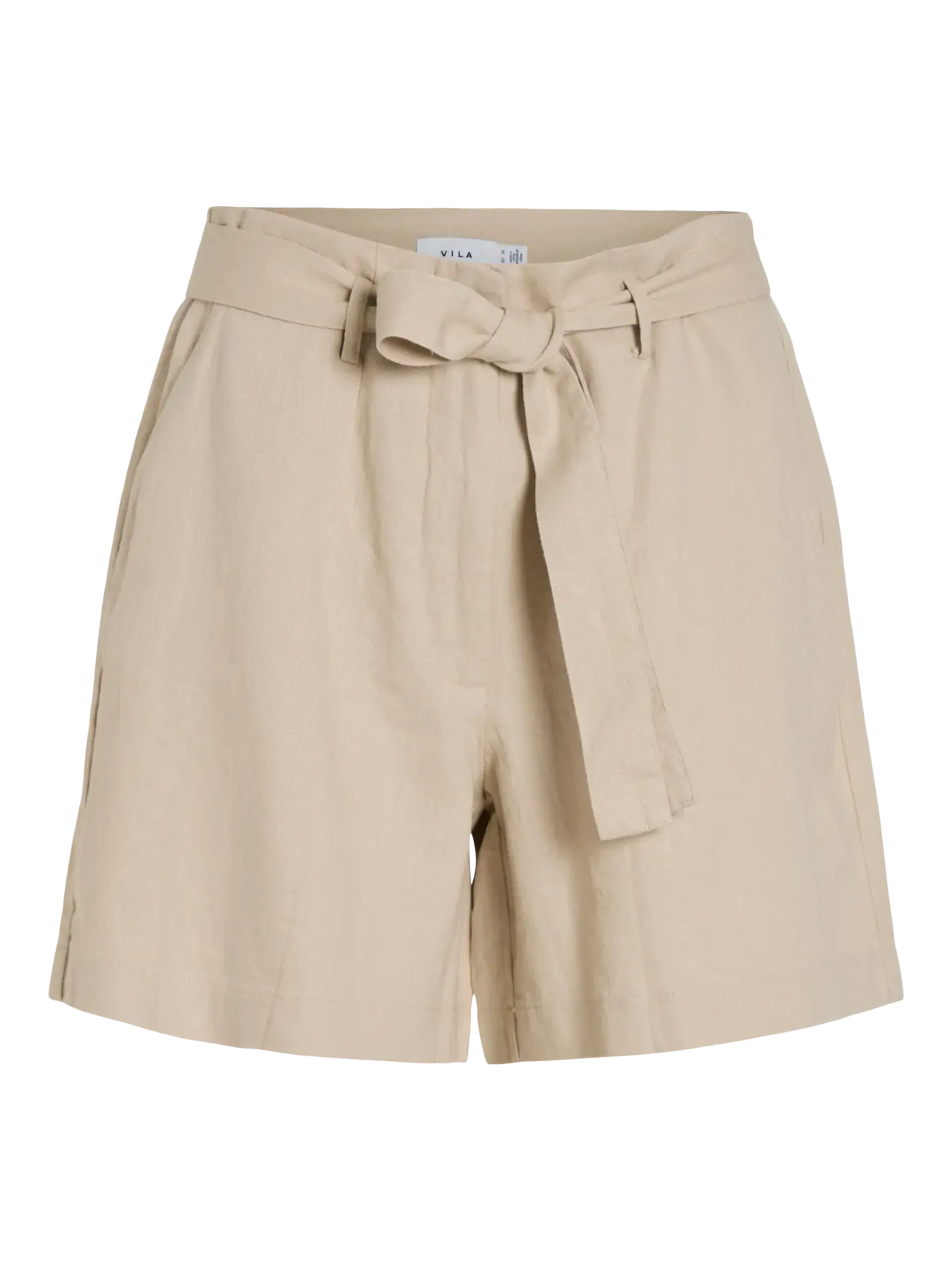 pantalon corto beige Vila combinada con top crochet verde