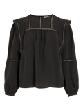 Blusa Fratia negra VILA con volantes y pasamanería decorativa vista de frente