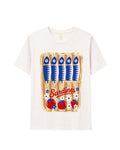 Camiseta Marée blanca con ilustración de sardinas. fondo beige