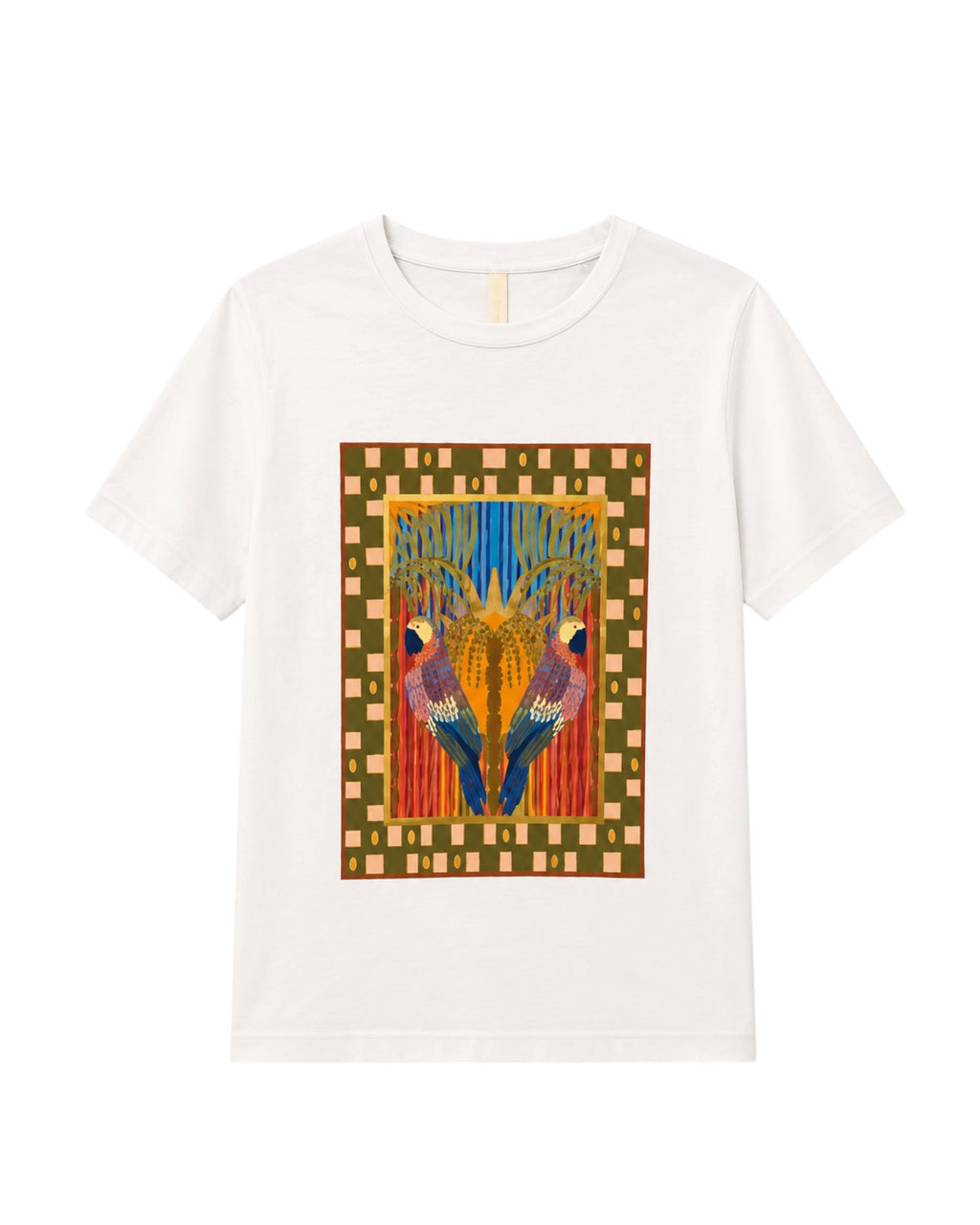 Camiseta Maui blanca con estampado de loros tropicales. tonos kaki