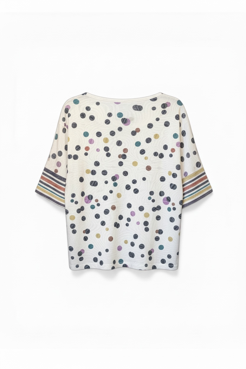 camiseta blanca estampado confetti Lola Espeleta manga rayas Piedras Blancas