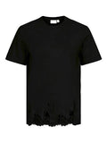 Camiseta negra de manga corta para mujer con cuello redondo y detalle de encaje floral semitransparente en el bajo