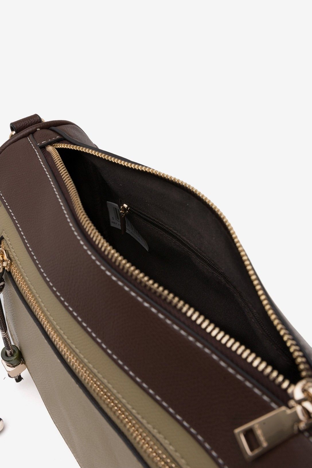 Interior bolso Arden compartimentos bandolera