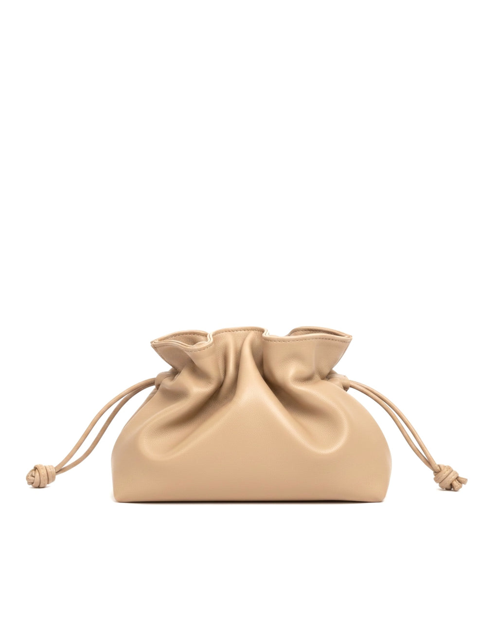 Bolso Aura de piel color beige con diseño minimalista y cierre fruncido.