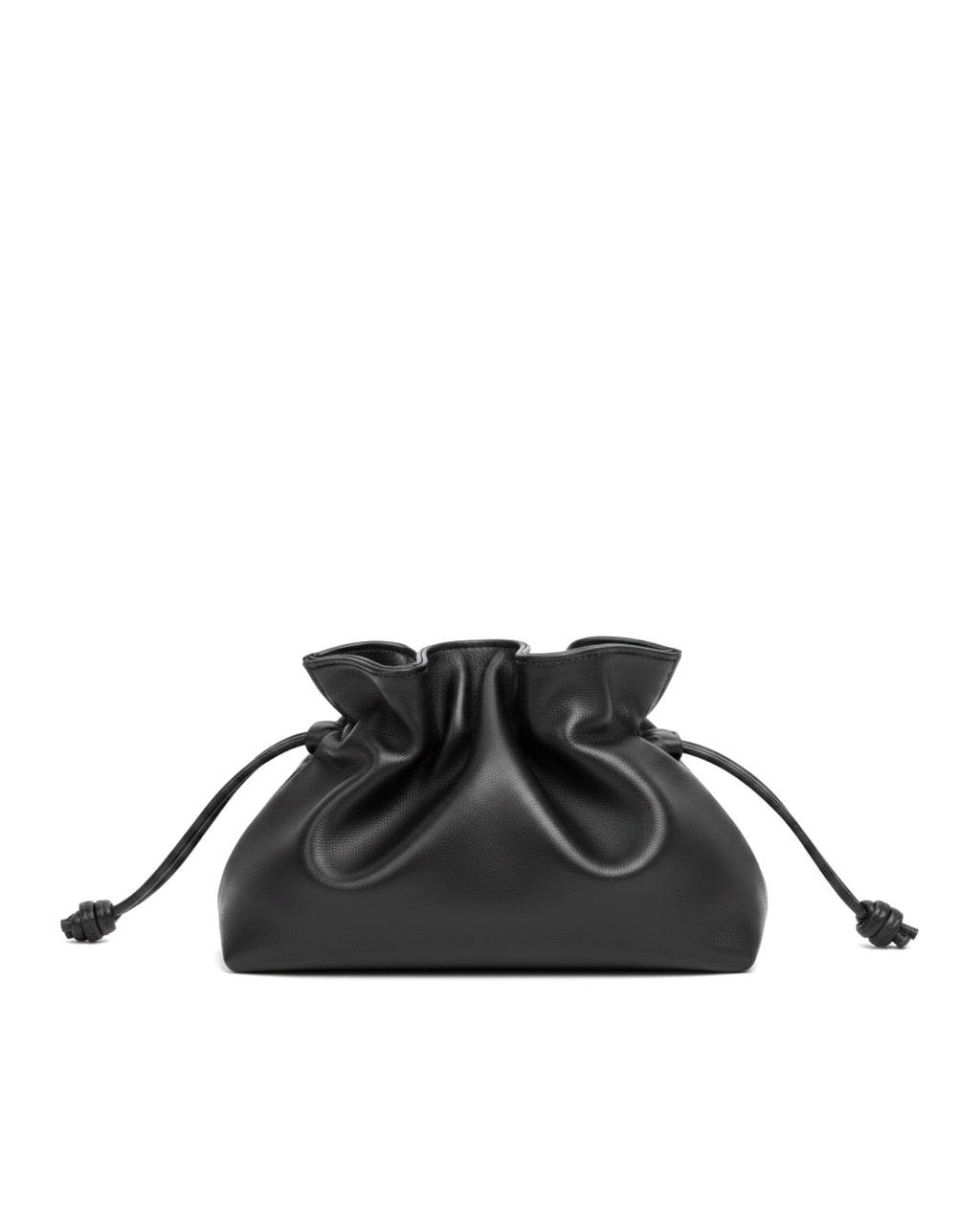 Bolso Aura de piel color negro con diseño tipo pouch y cierre fruncido.