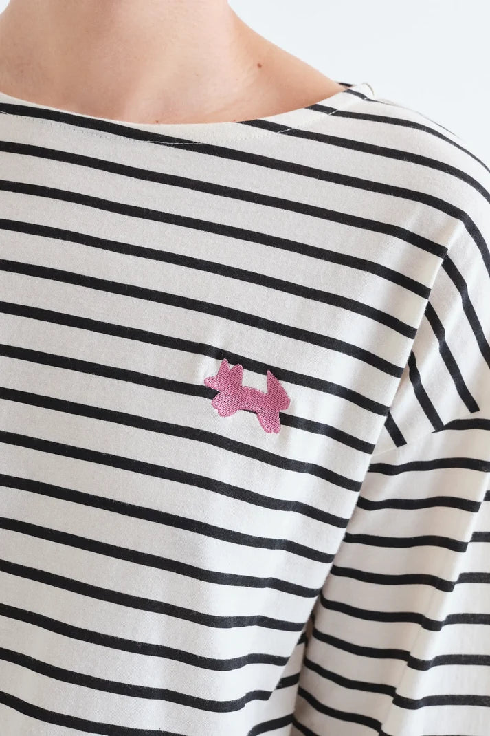 Camiseta de rayas negras y blancas de mujer con cuello redondo, manga larga y zorro rosa bordado de Compañía Fantástica