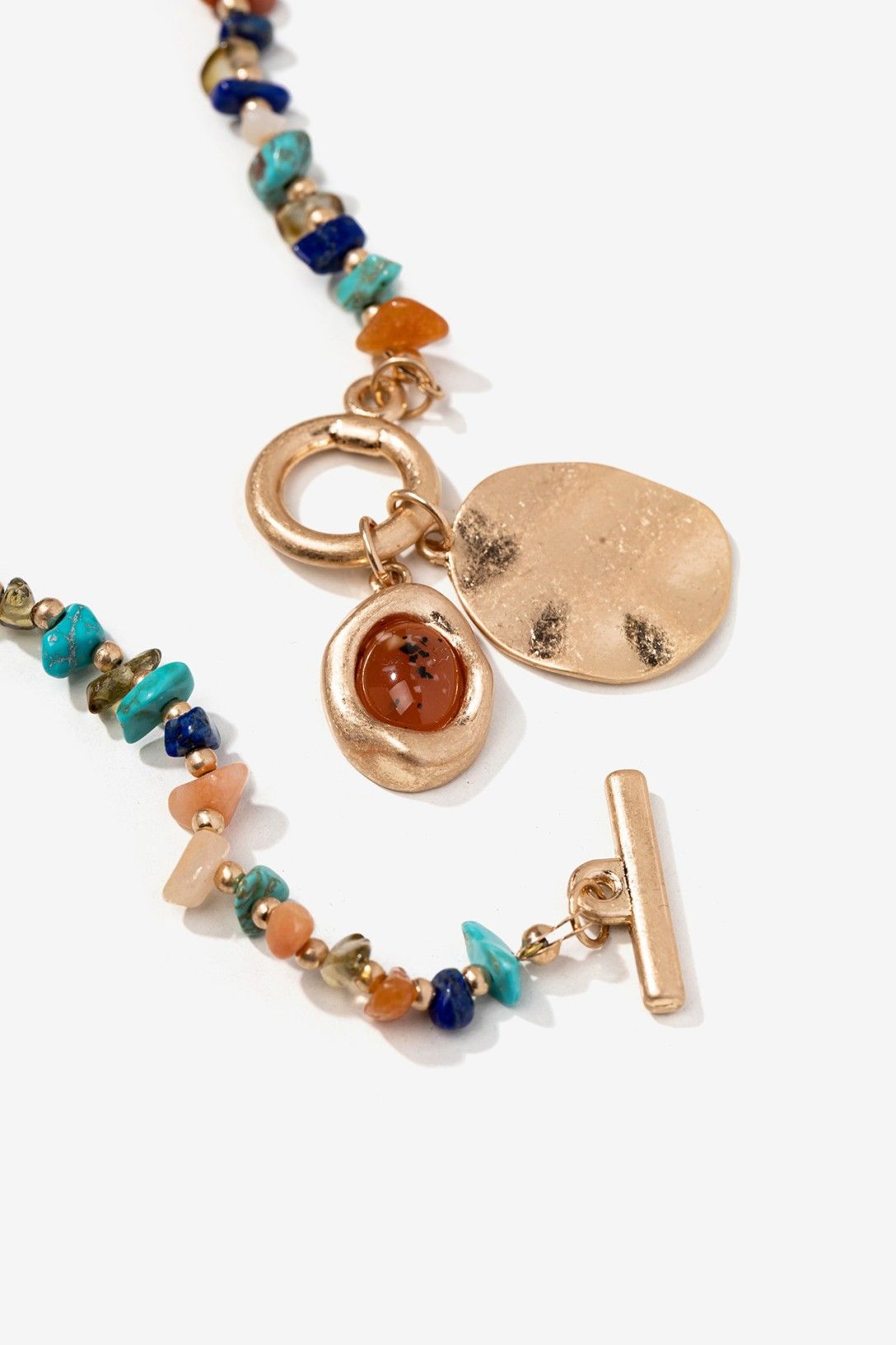 Detalle collar Tikal con cierre frontal