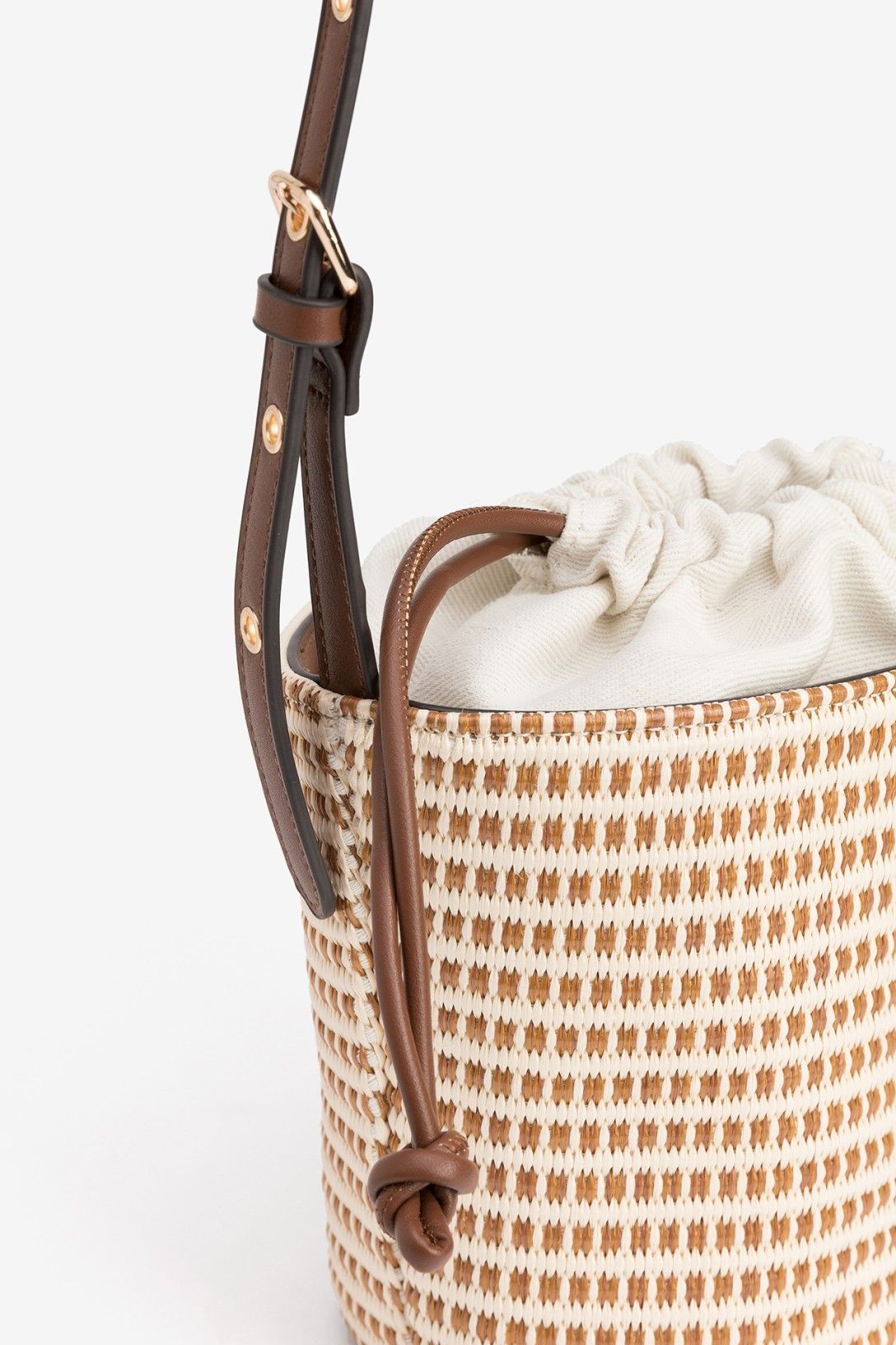 Bolso Cala trenzado beige y cuero Vilanova Asturias