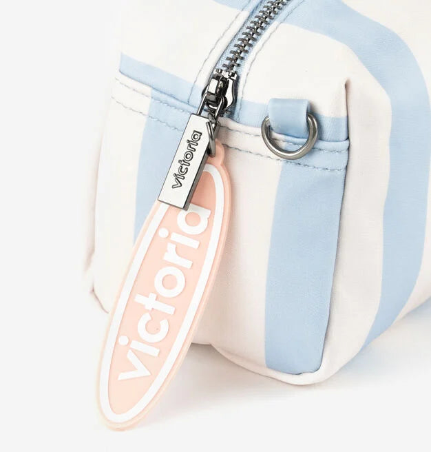 detalle neceser victoria rayas azul cielo cremallera