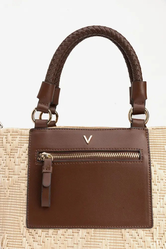 detalle frontal cremallera del bolso Acacia Natural de Vilanova con asas trenzadas y bandolera.