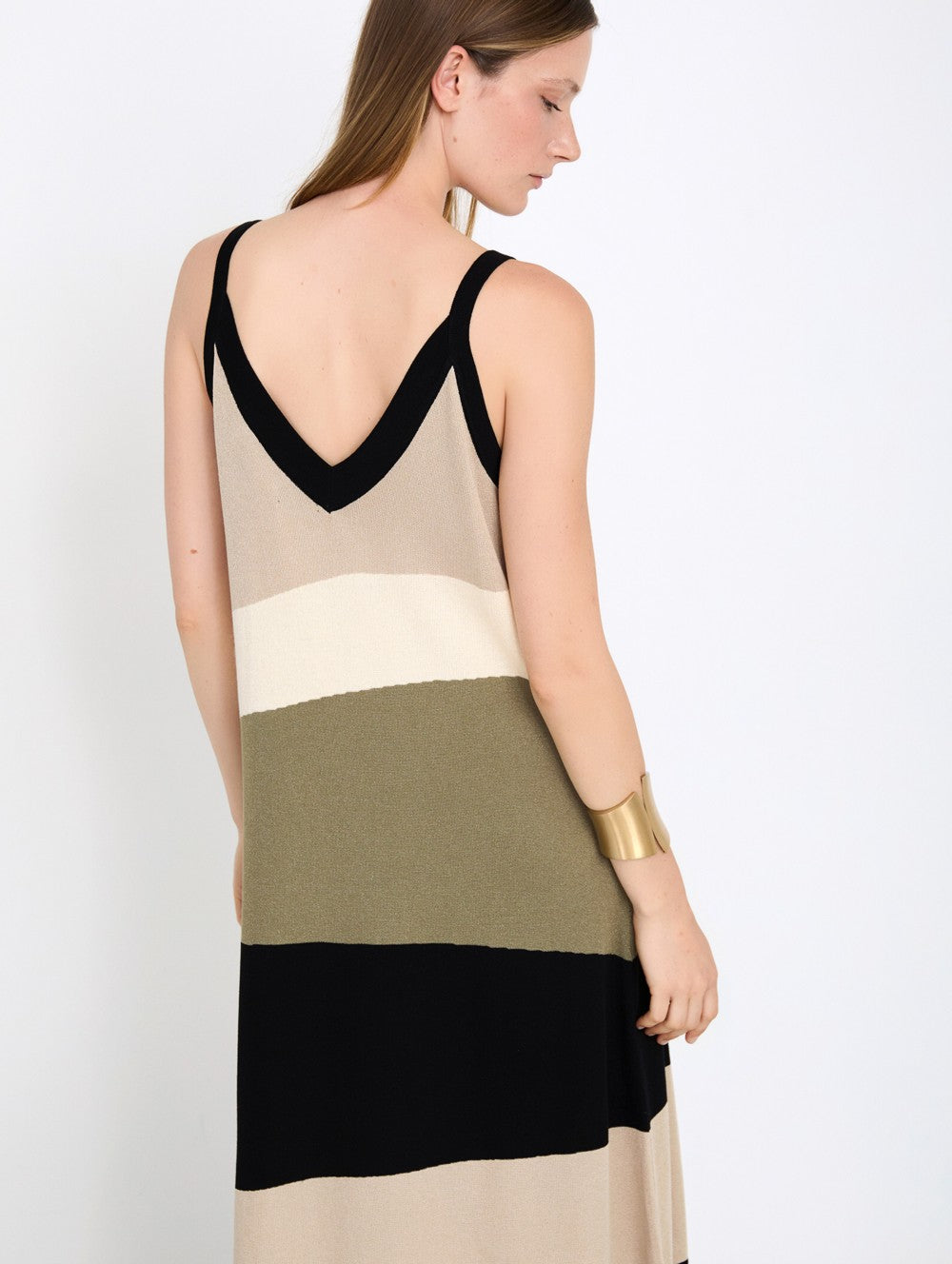 detalle escote trasero vestido Horizon punto Skatie