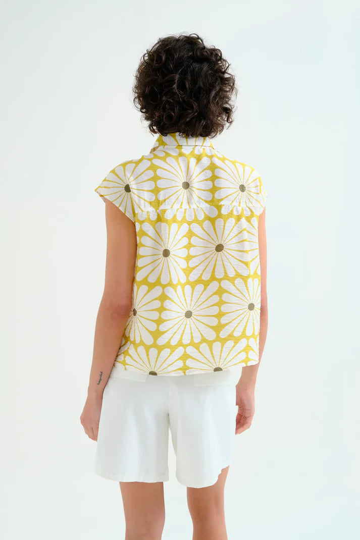 Camisa floral cuello solapa botones ocultos Compañía Fantástica