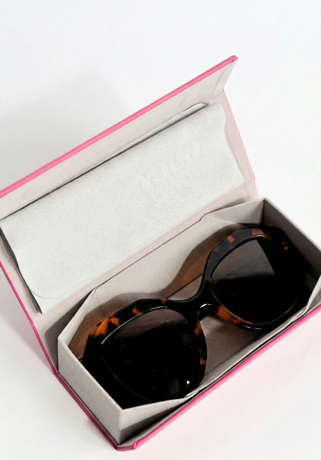 Funda noco en fucsia con gamuza
