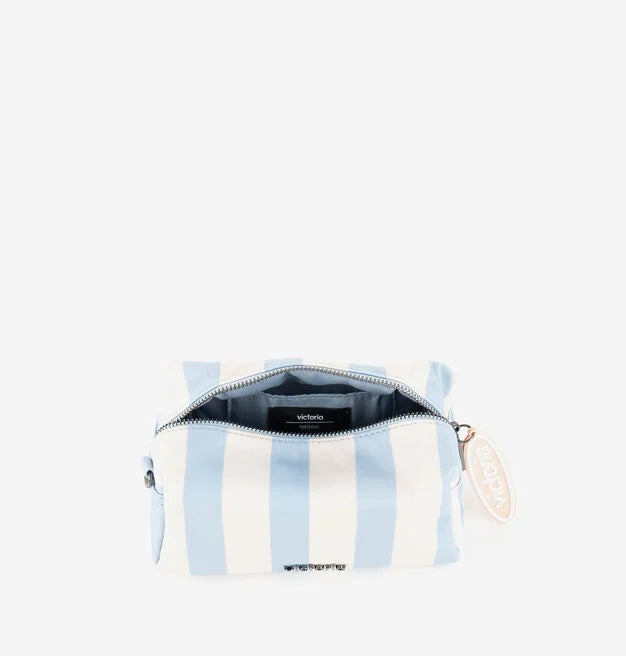 detalle neceser victoria rayas azul cielo cremallera