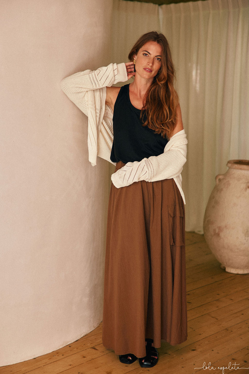 falda marron look completo lola espeleta