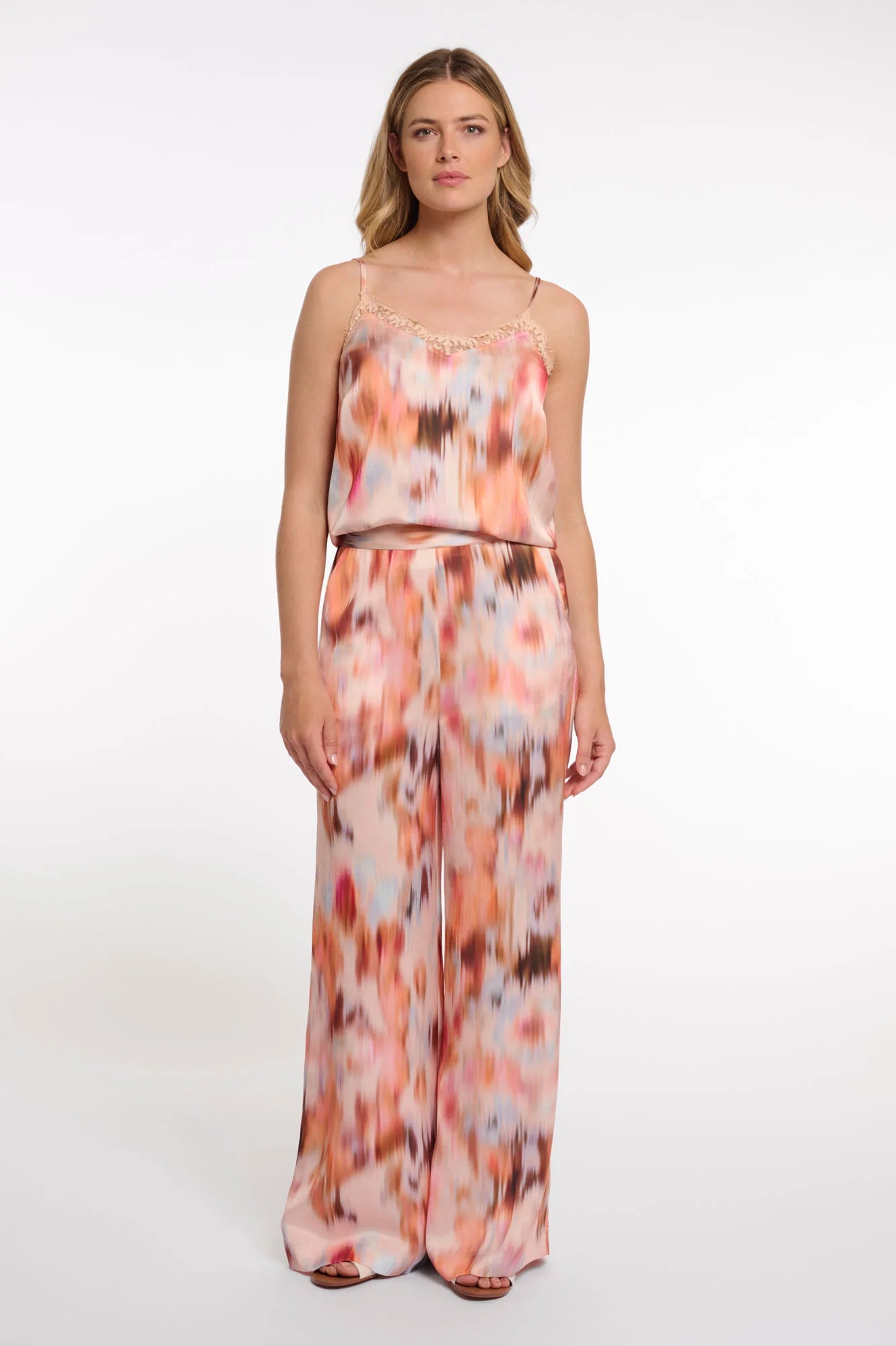 pantalón Floré Rino & Pelle estampado coral rosa look completo