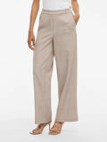 Pantalón beige de sastrería VILA de tiro alto y pernera ancha visto de frente