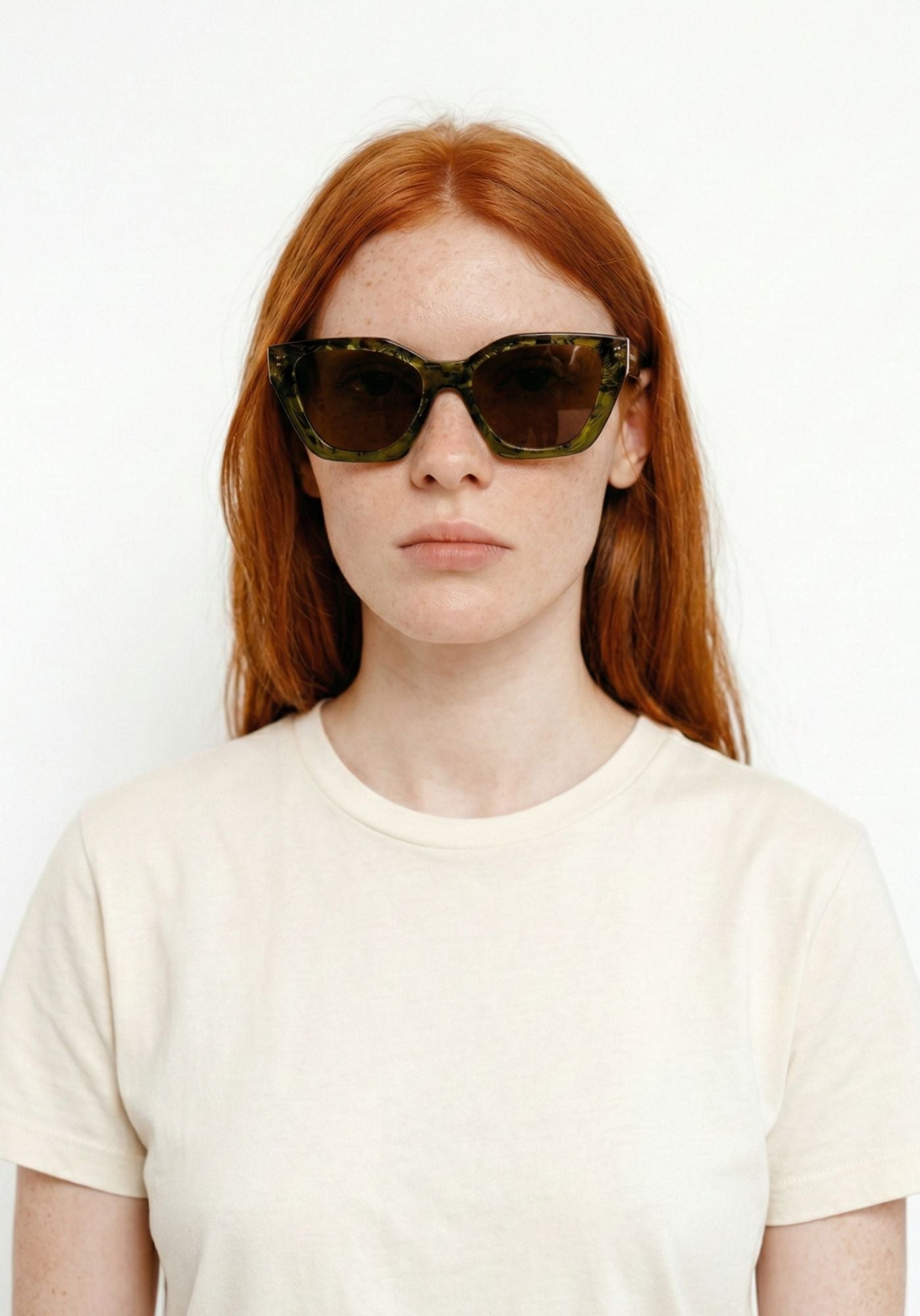 Gafa de sol verde noco en cotton grey