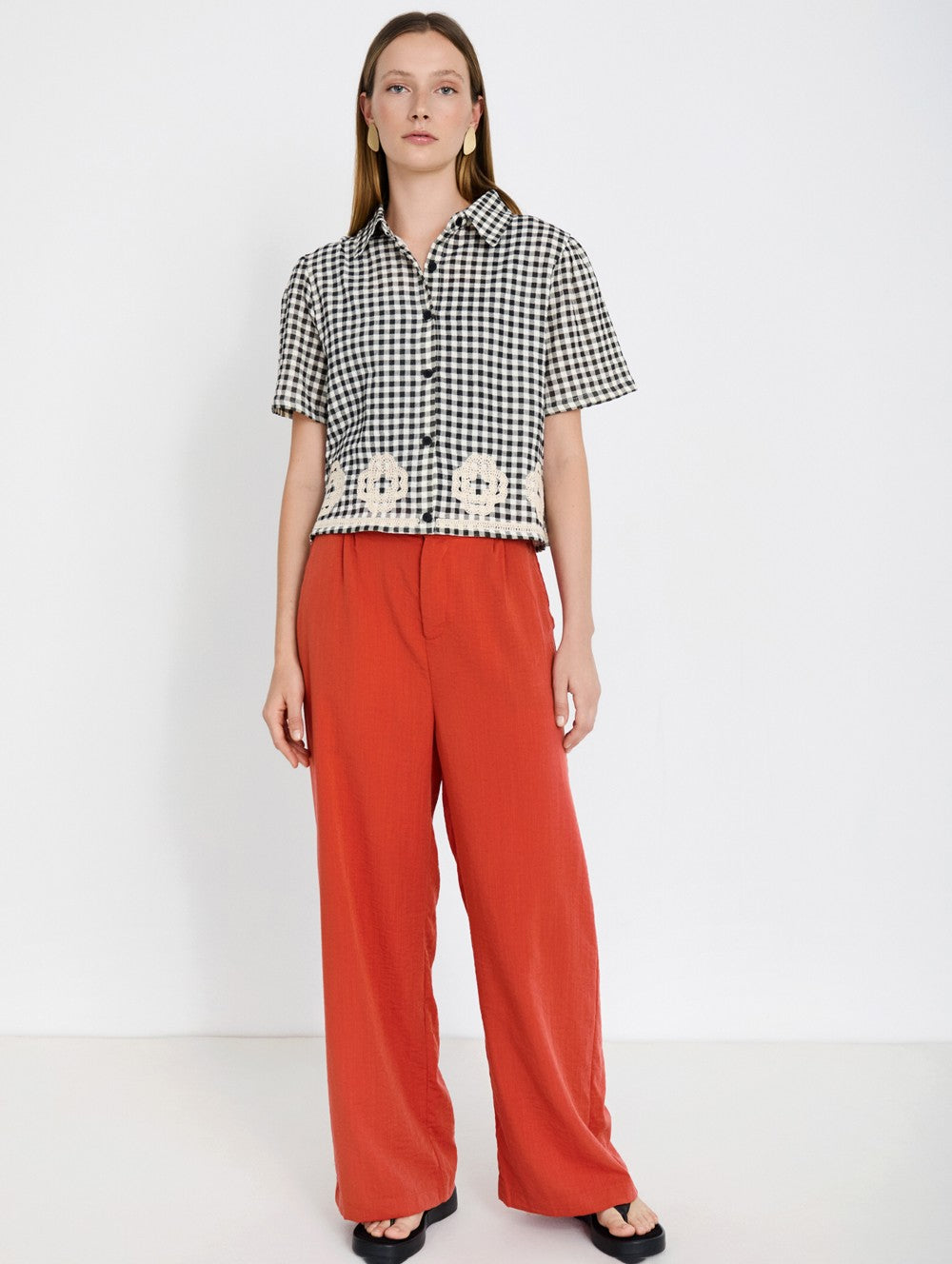 pantalón fluido pierna ancha color terracota Skatie
