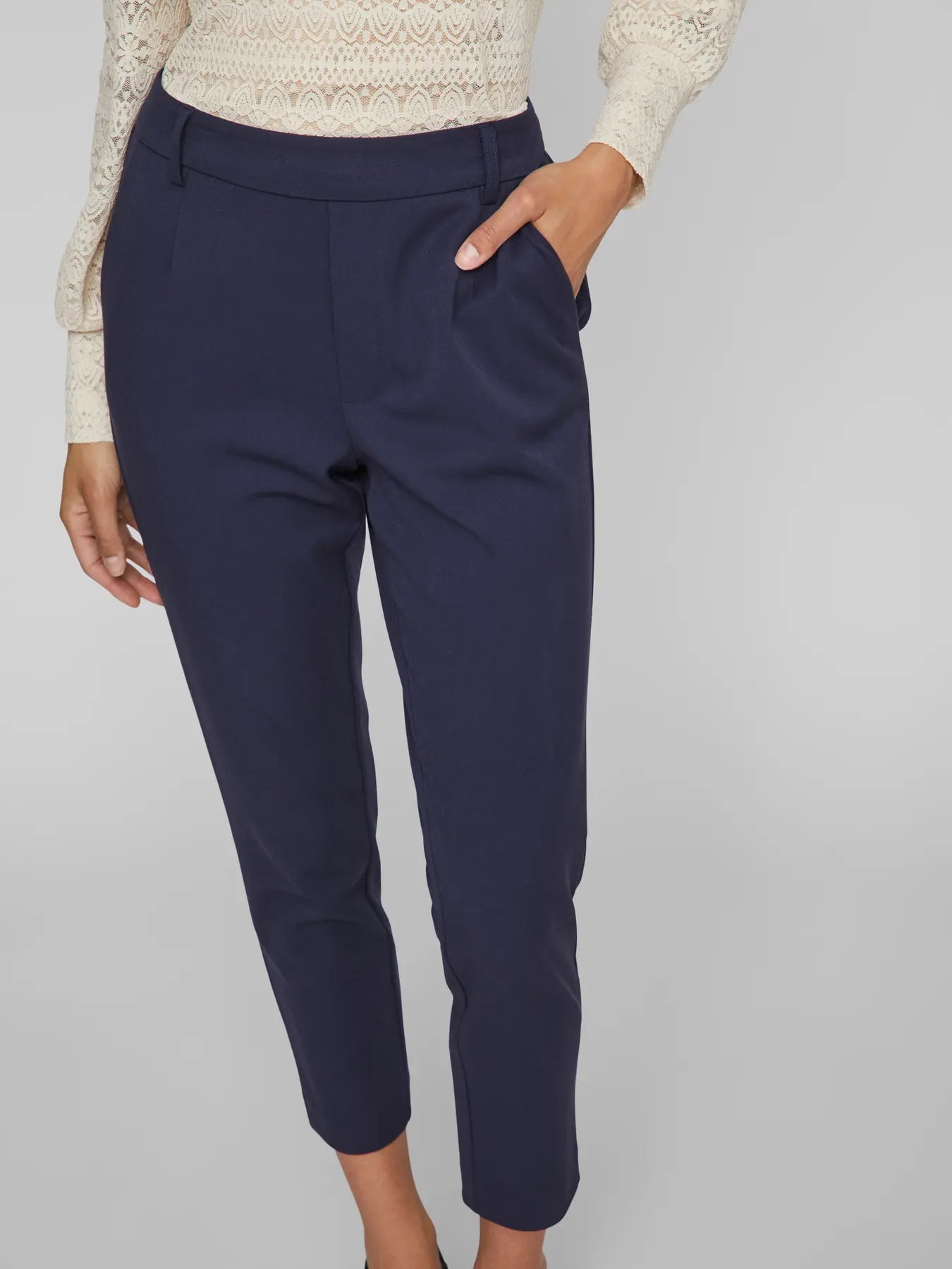 Pantalon traje estrecho azul marino con goma en cintura de vila 
