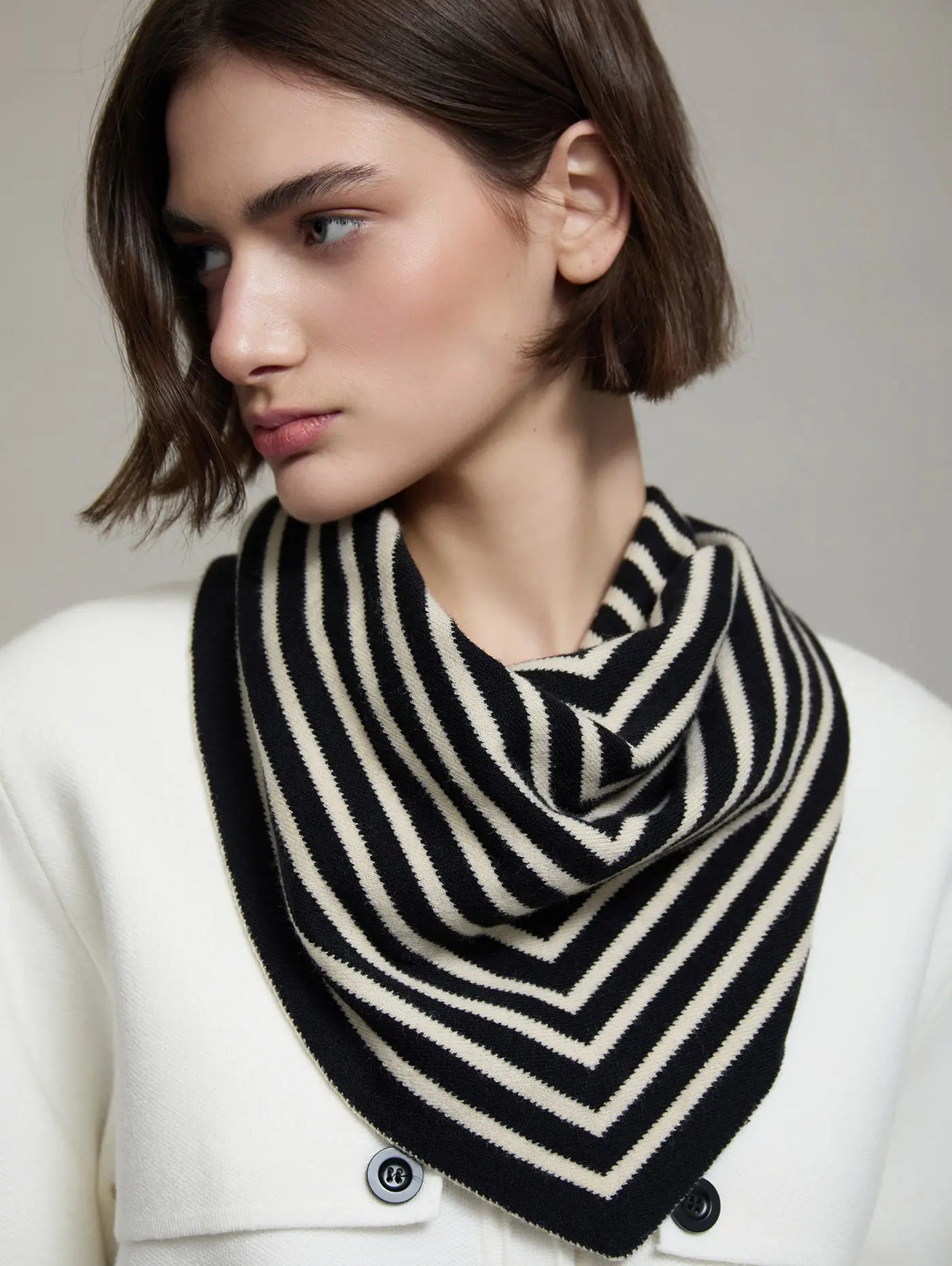pañuelo jacquard a rayas blancas y negras reversible skatiebrand cotton grey.