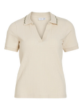 Foto de producto detalle cuello  polo beige canalé Vila nueva coleccion en cotton grey