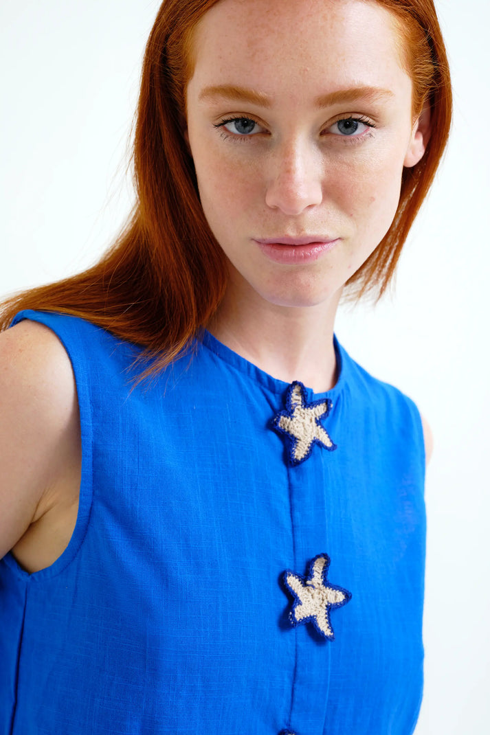 Top algodón navy sin mangas estrellas botones ganchillo