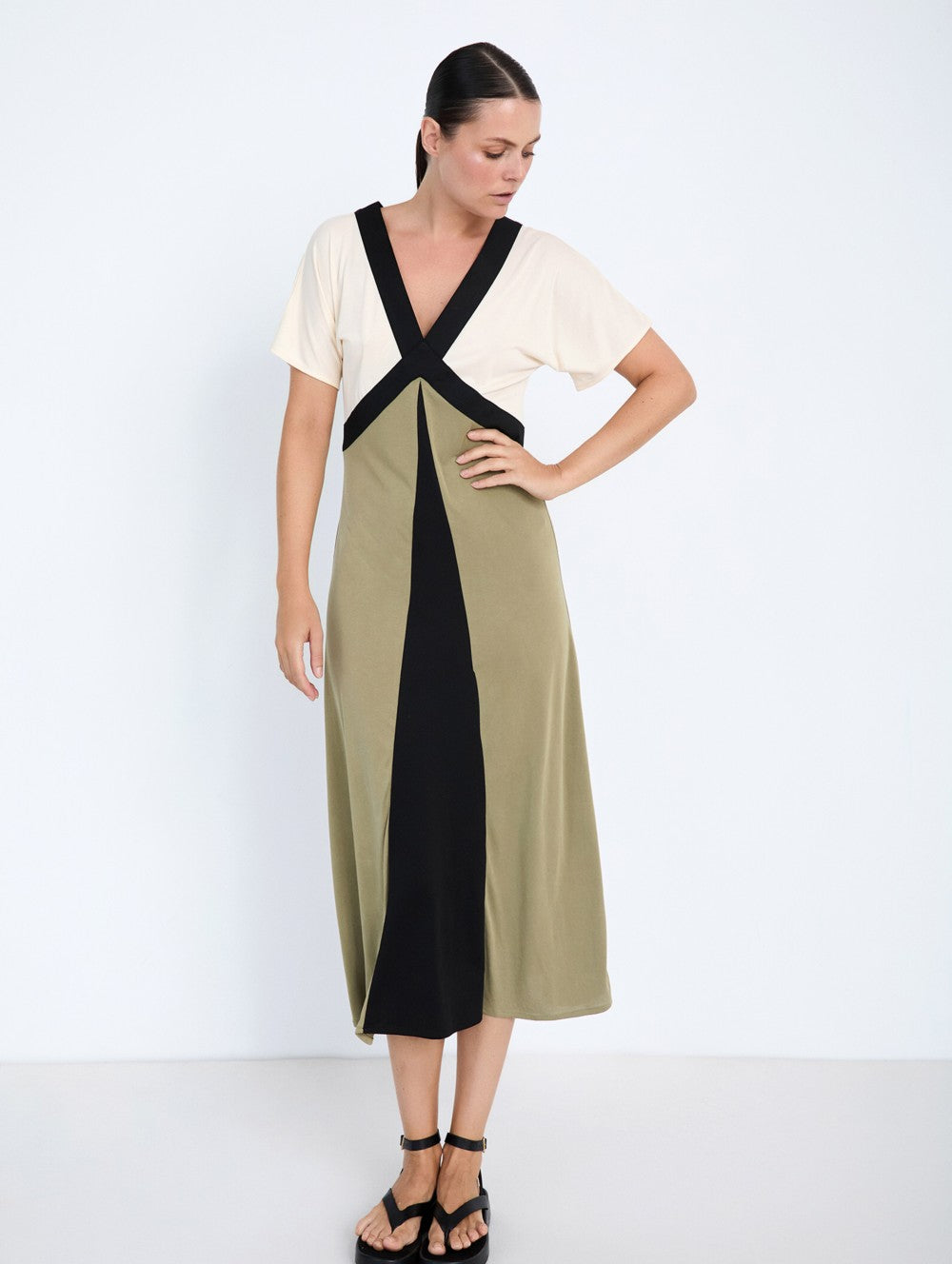 vestido midi bloques de color beige negro verde Skatie