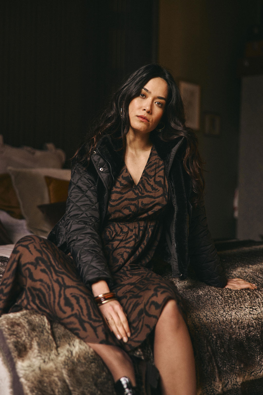 Vestido midi marrón chocolate con estampado animal print negro para mujer | Lola Espeleta