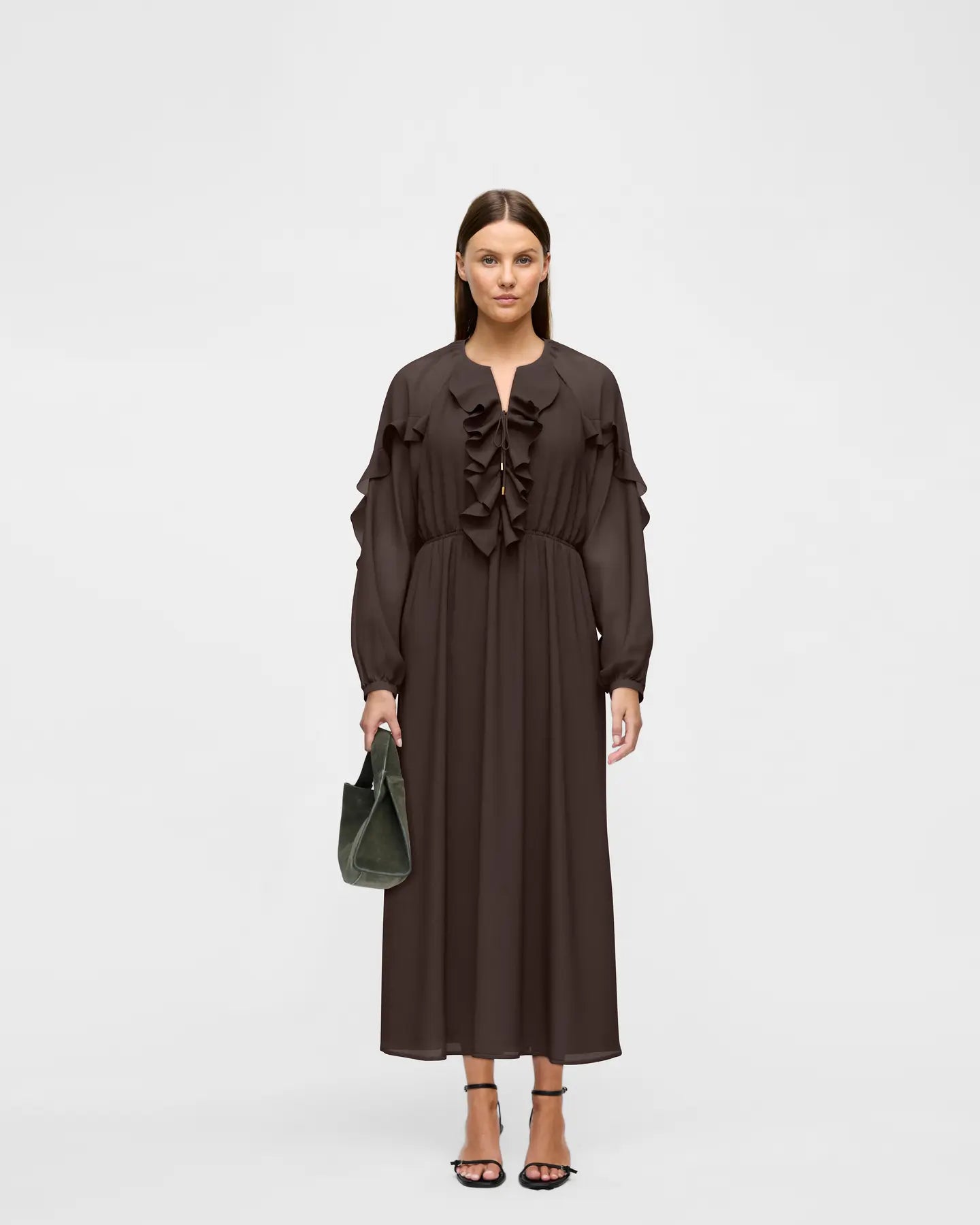 vestido largo fluido marrón chocolate con volantes marca Vila en tienda Cotton Grey Piedras Blancas Asturias
