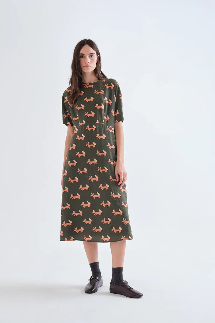 Vestido midi verde kaki con estampado de zorros de Compañía Fantástica