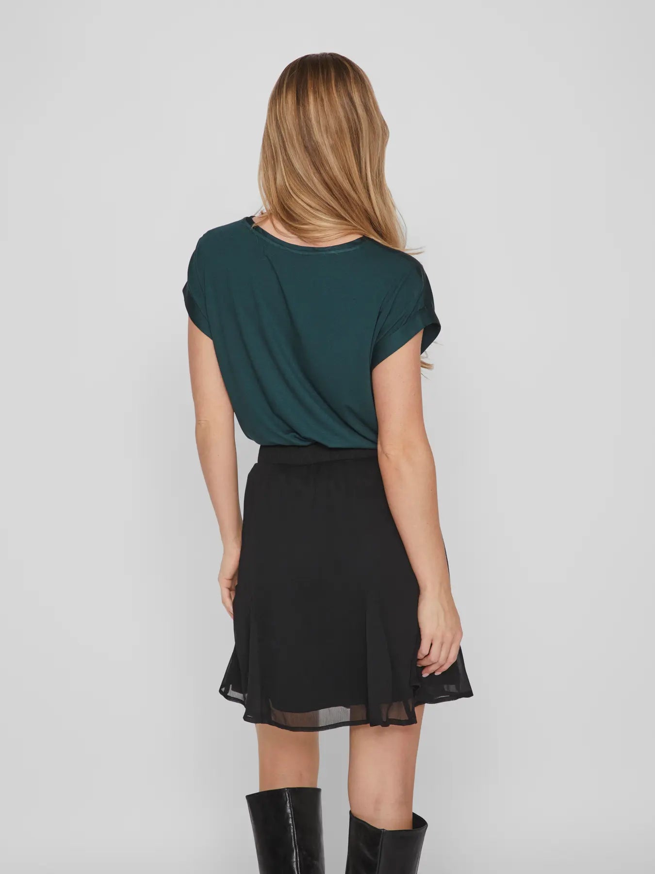 Camiseta satinada verde botella Vila manga corta mujer Cotton Grey Piedras Blancas Asturias