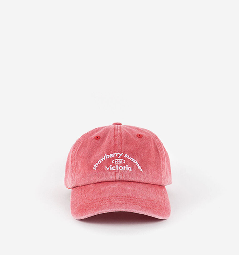 detalle bordado strawberry summer victoria gorra
